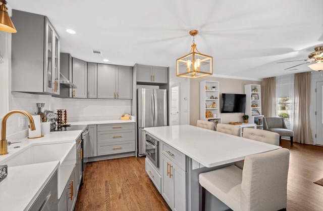 "Carolina Cottage"... Sweet Caroline check out this space!