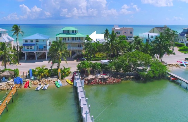 Carpe Diem! Superbe FL Beach House sur la plage + Dock! << 100 $ par nuit / chambre à coucher
