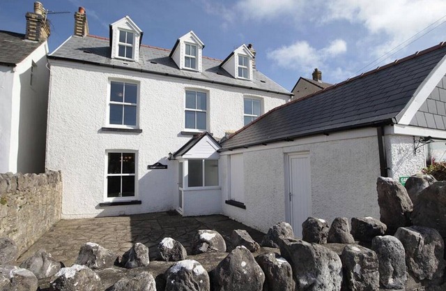 Carreg Lwyd Farmhouse