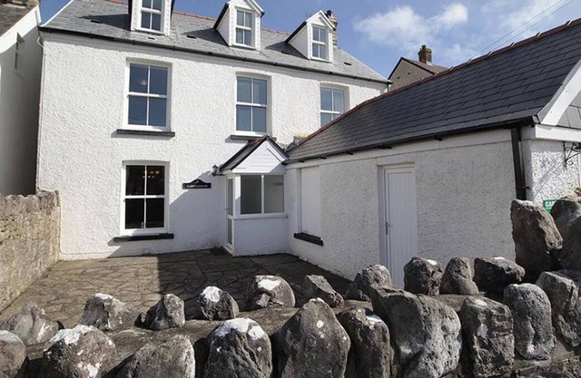 Carreg Lwyd Farmhouse