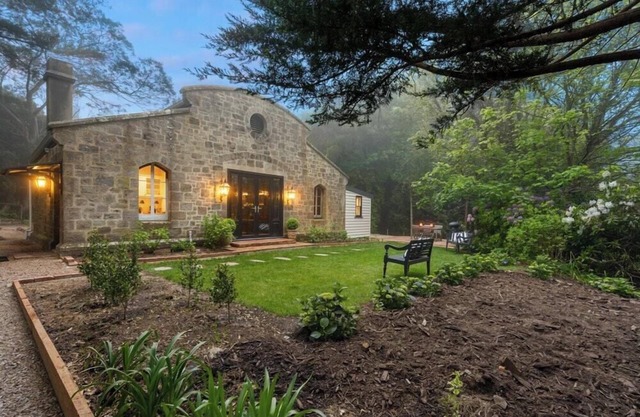 Carriage House 1884 S