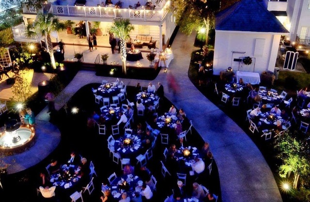 Carriage House Inn