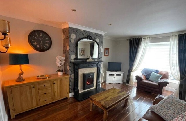 Carrick on Shannon Town House 2 mins from centre
