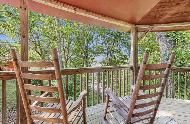 Carters Lake Lakeview Cabin #6