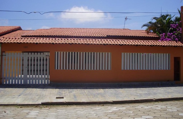 Casa 200m da praia 3 dorm. p/12 pessoas