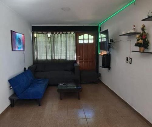 Casa 3 ambientes, zona Constitución.