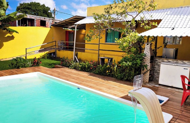 Casa aconchegante com piscina em Camaçari/BA