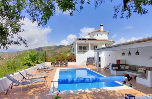 Casa Almendras Benamargosa by Ruralidays