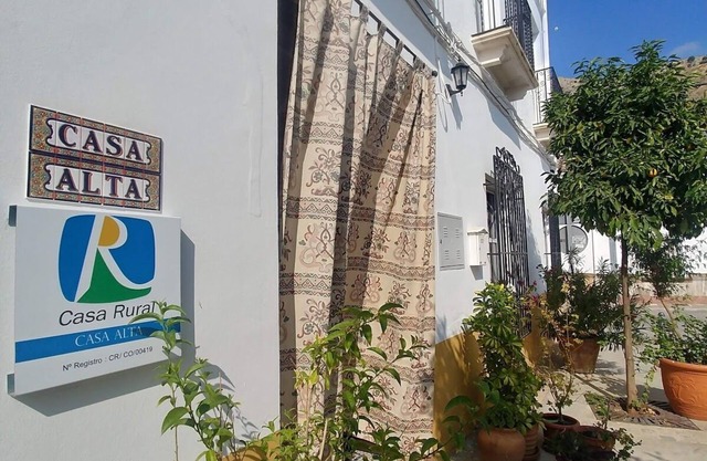 Casa Alta est une maison élégamment restaurée située dans le parc naturel de Subbética