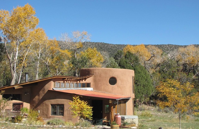 Casa Ambrosia: maison Adobe unique avec vue sur la montagne dans une belle vallée fluviale