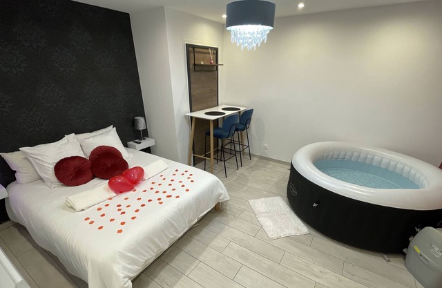 Casa amore with jacuzzi