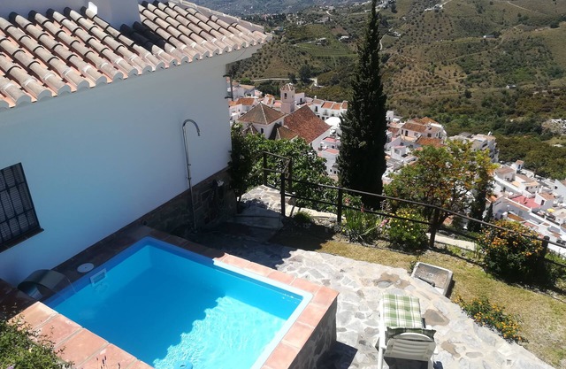 Villa de campagne, près de Frigiliana, vues fantastiques, petite piscine privée.