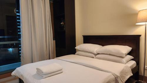 Casa Antonio at 7i Two Palm Tree Villas Beside NAIA3
