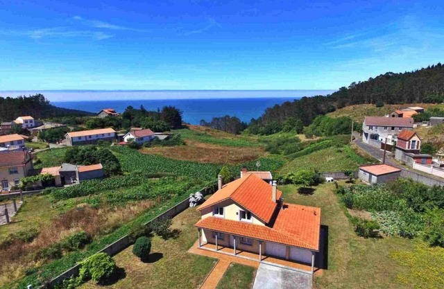 Réf. 10136 Villa près de la mer fermée et un grand barbecue pour ferme 11 personnes.