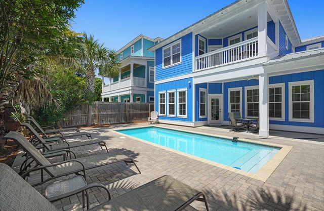 Dazzling Home à Frangista Beach avec une piscine privée! À quelques pas de la plage!