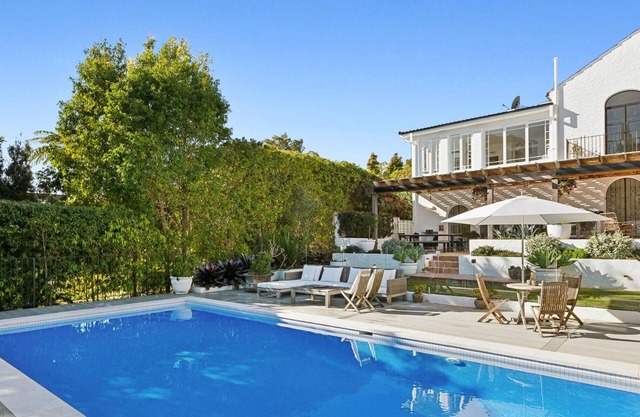 Casa Bella Luxury Waterfront | Executive Luxury House in Sydney with Great Swimming Pool