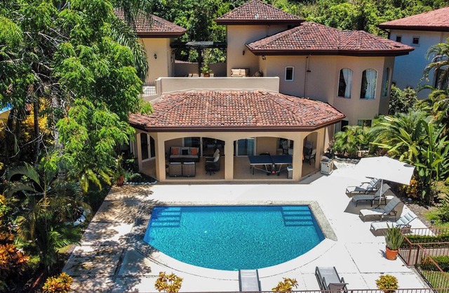 Maison de luxe, avec piscine privée, Maid, barbecue, parfait pour les grands groupes!