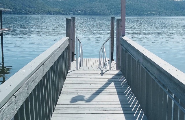 Casa Blanca waterfront house with private pier & kayaks, sleeps 8