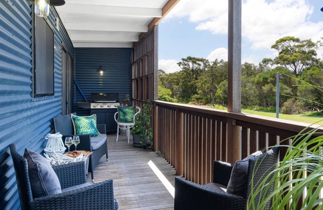 Casa Blu – stroll to the sparkling blue waves of Culburra Beach