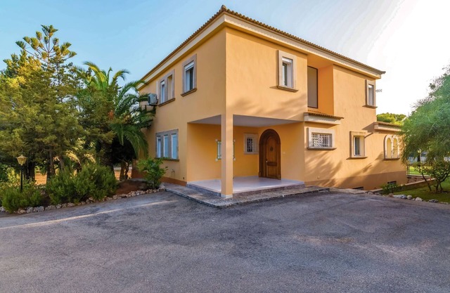 Casa Bonita (ses Salines) - Villa Con Piscina