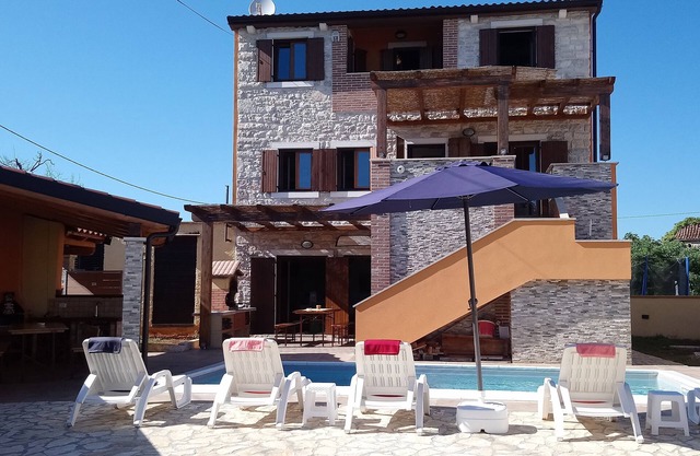 CASA BOZZERO, rustique élégant et moderne avec 2 appartements