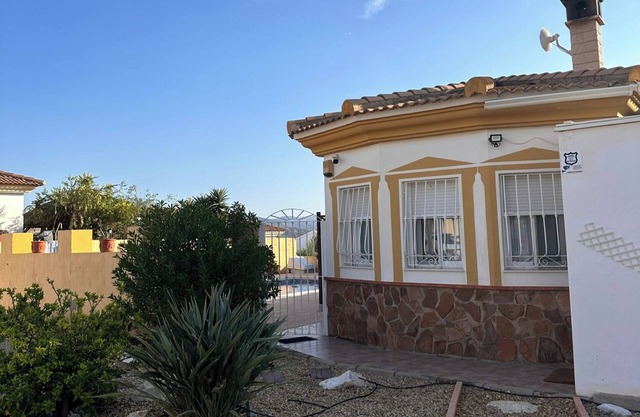 Casa Bueno Sunset Villa - Sleeps 7, Pool & AirCon