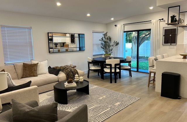 Casa Calma 2 min to Famous Atlantic Ave, Pickleball and Tennis