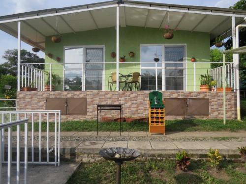 Casa Campestre Bello Atardecer Cerca al Parque del Café con Piscina