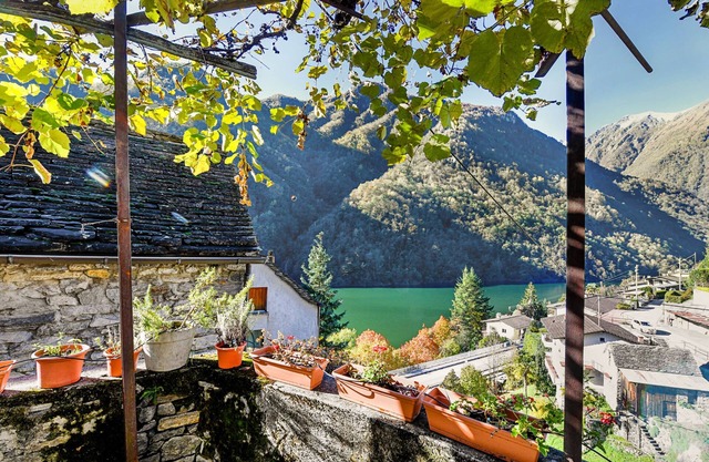 Casa Carla 2, Vogorno, Switzerland