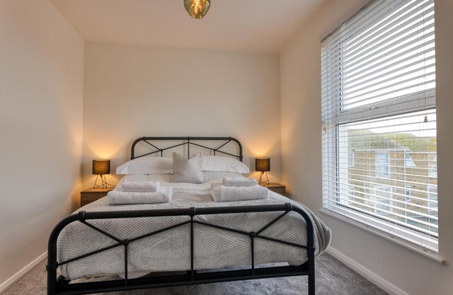 Casa Cella - Centrally located 4 bedroom house with private driveway and garden