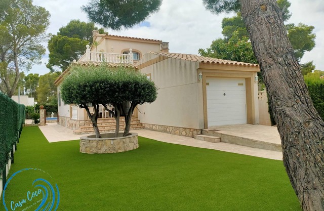 CASA COCO 8 personnes piscine privée protégée avec go, parking privé.