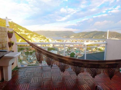 Casa com vista para Praia dos Anjos