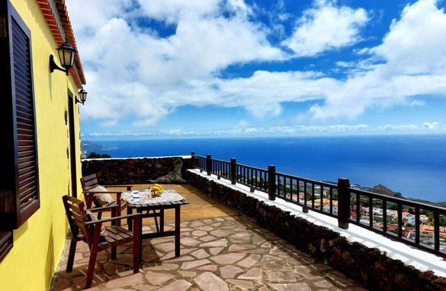 Casa con Vistas Panorámicas Cerca del Pueblo de Villa de Mazo, Isla de La Palma