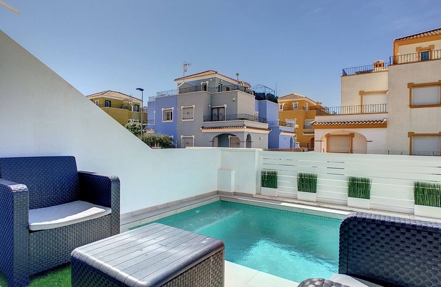 Piscine privée, salle de jeux, wifi, Netflix