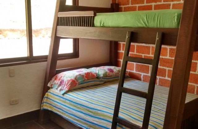 Casa de Campo Guatape-Peñol Comprend un employé