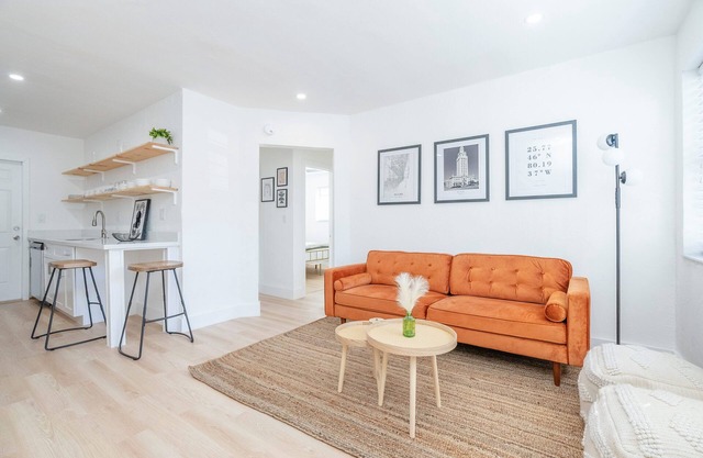 Casa de Coco -- 2 BDR/1BTH CLOSE TO BRICKELL, WYNWOOD, & SOUTH BEACH