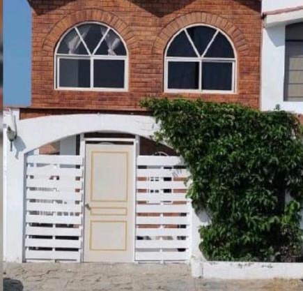 Casa de playa en ciudad, rodeada de naturaleza (mar, lagunas y Los Pantanos de Villa)