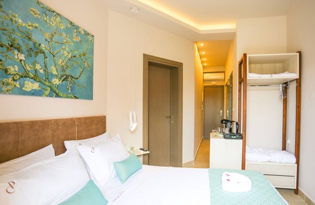 Casa de Potie -casa 1: Double Room With Terrace in the Heart of Chania Old Town