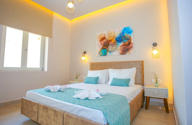 Casa de Potie - Casa 7: Double Room With Balcony in the Heart of Chania Old Town