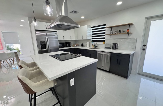 Casa de Sol 3BR/2BA modern retreat