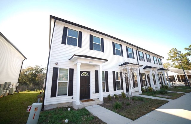 Casa del Carmel- brand new construction!