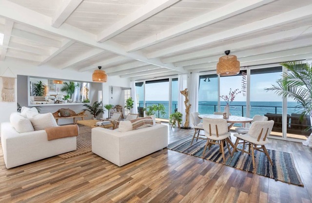 Two Bedroom Beach House Minutes From Carbon Beach