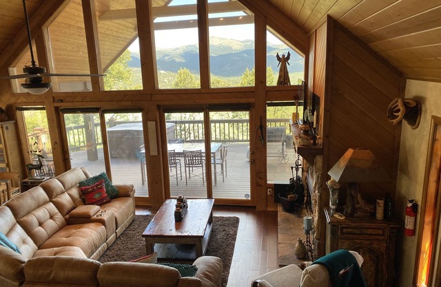 Casa Delle Sorelle - Beautiful Views & only minutes from town!