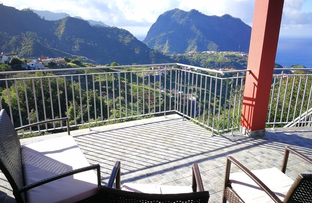 EXCELLENTE VILLA - VUE MER ET VUE MONTAGNE
