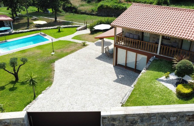 Casa do Negrinho | Holiday Accommodation with Private Pool