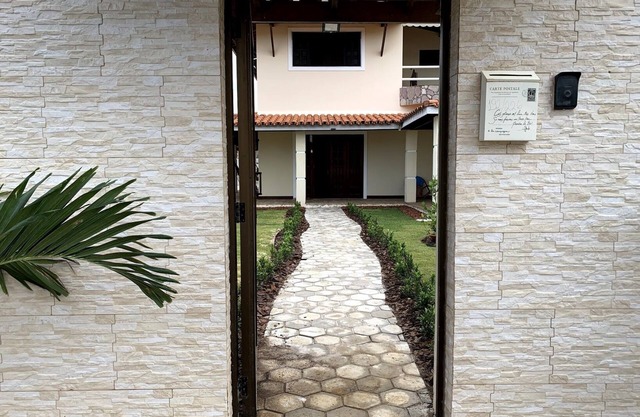 Linda Casa no Litoral Norte Com Piscina