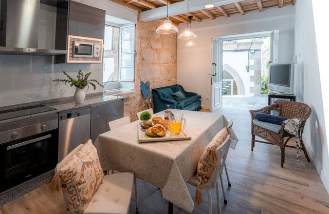 Casa dos Infantes by Mea Substantia