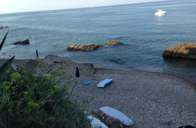 CASA ELEGANTE IN RIVA AL MARE CON AMPI SPAZI ESTERNI