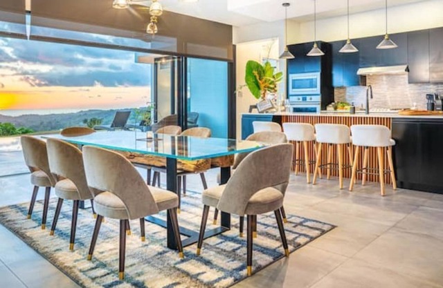 Casa Elegante - Oceanview, pool, fast internet, includes casita w/ workspace