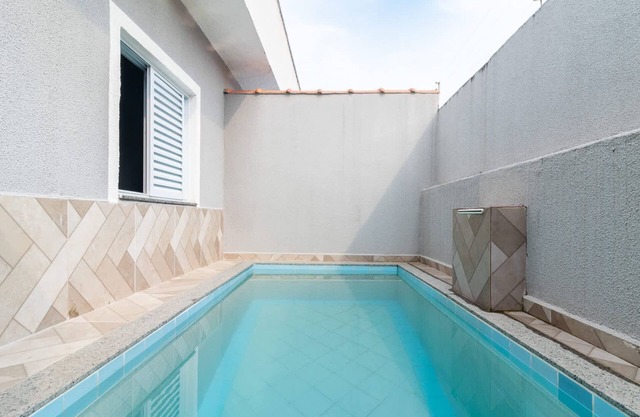 Casa em Condomínio com Piscina em Cibratel II